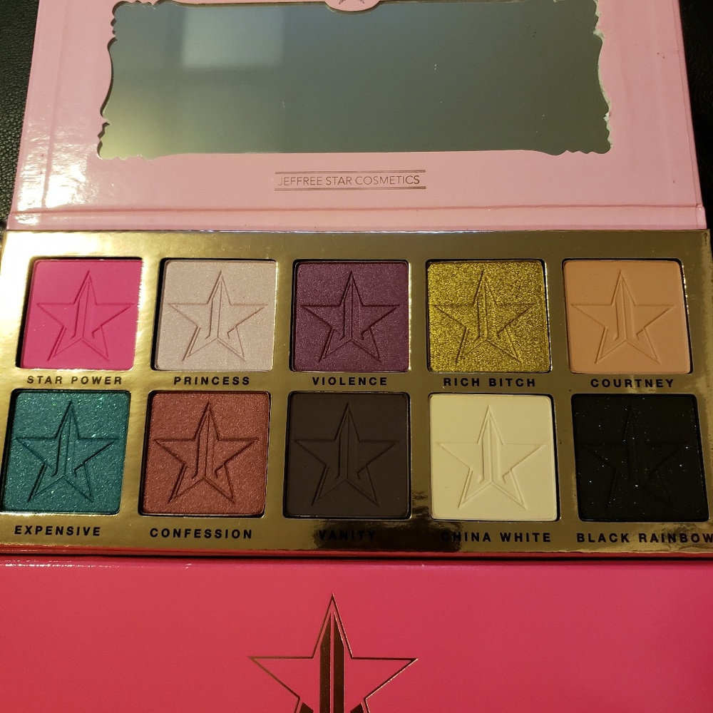 Jeffree star eyeshadow palette